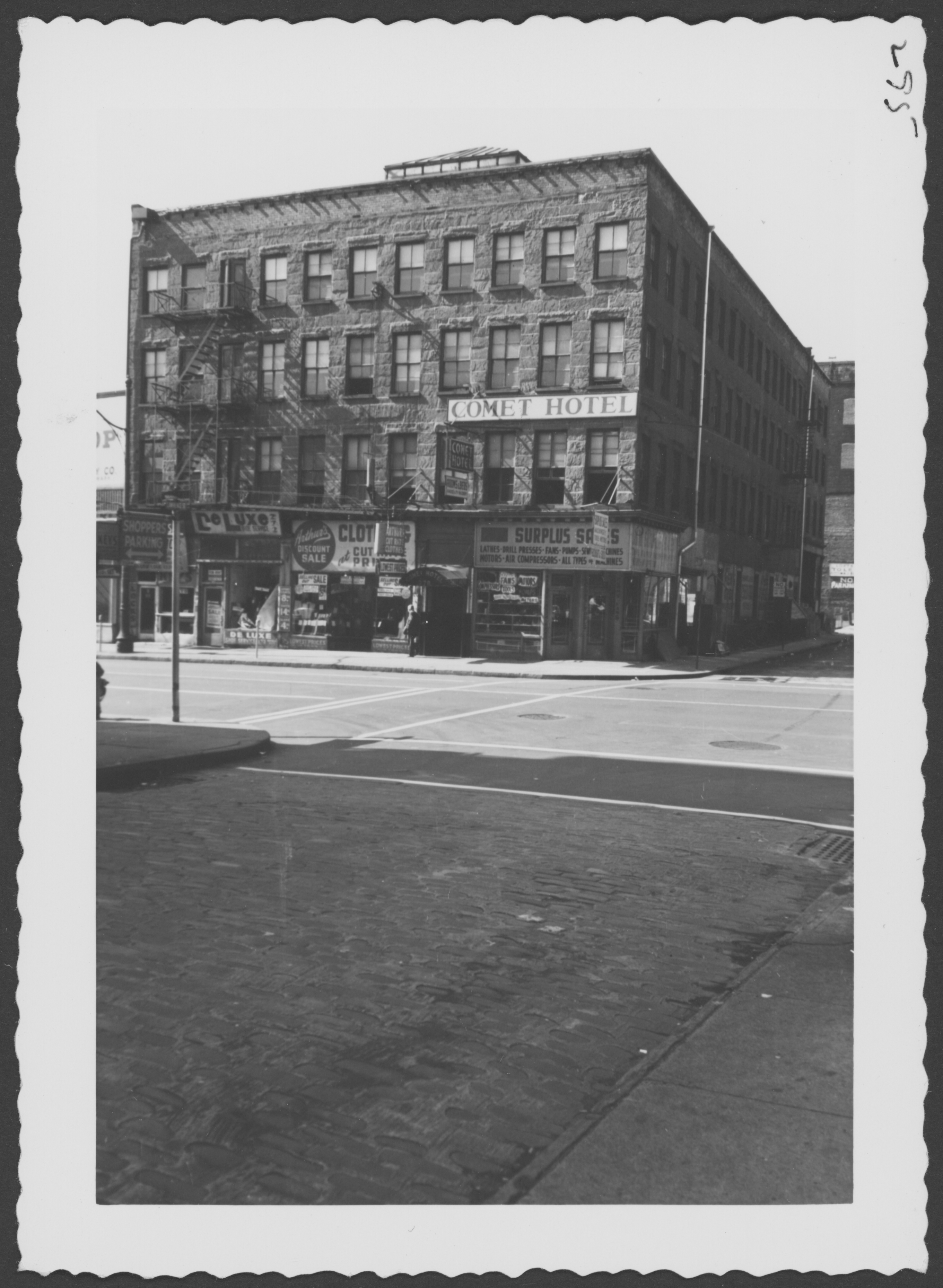 Comet Hotel, 270 Market, SW corner Lawrence St – Newark Changing